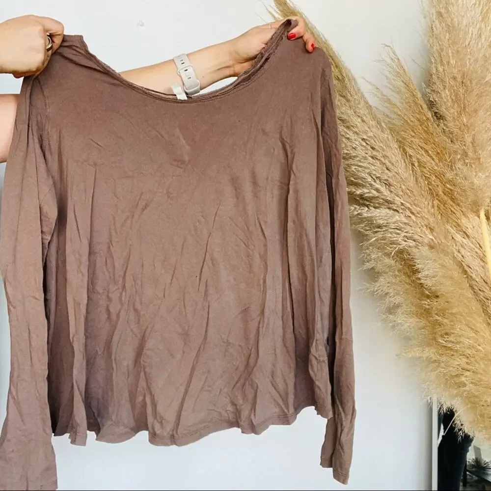 FREE PEOPLE Brown Tan Tulip Open Back Long sleeve Boho Tee Top Shirt Blouse L
